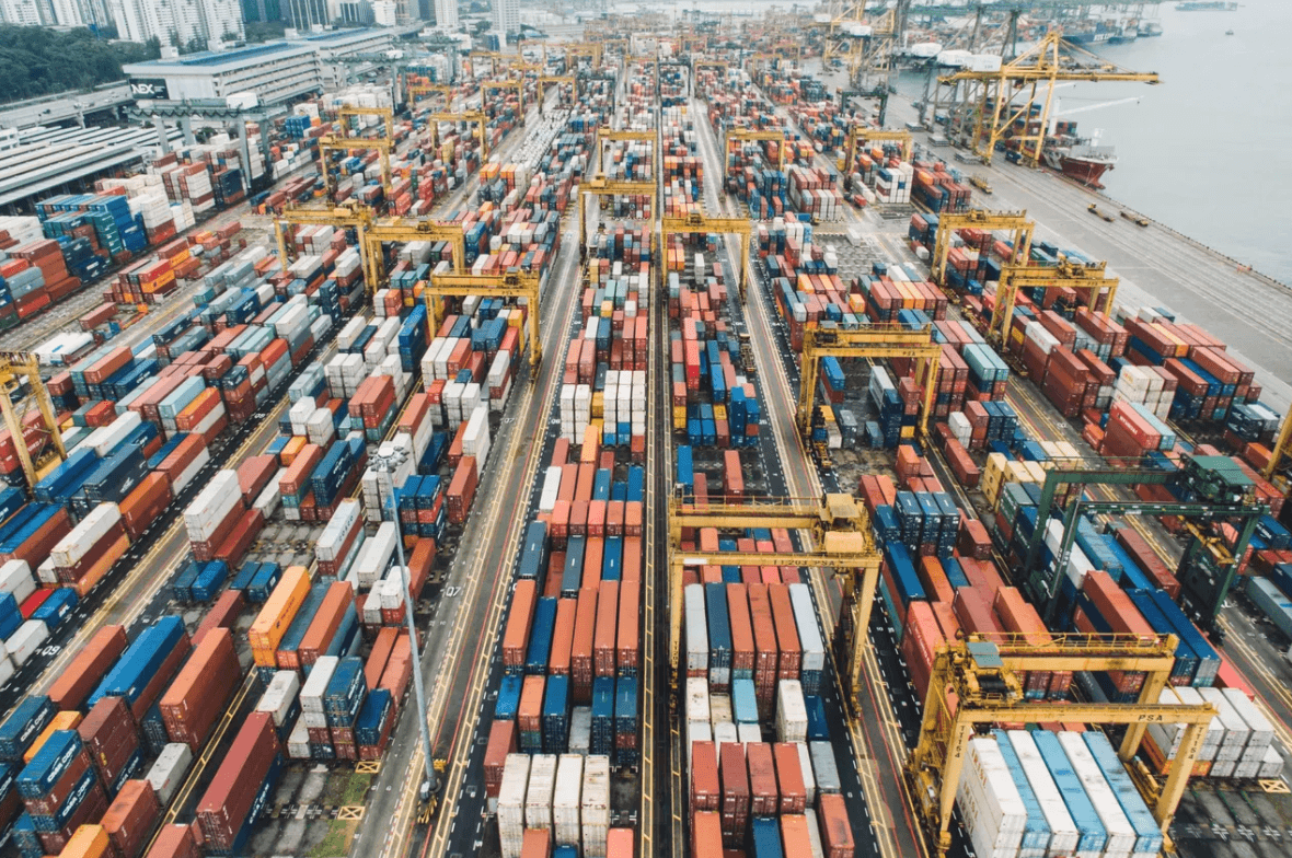Transforming the Supply Chain Landscape with Blockchain